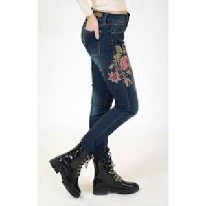 Nine West Embroidered Gramercy Ankle Skinny Jeans Size 4